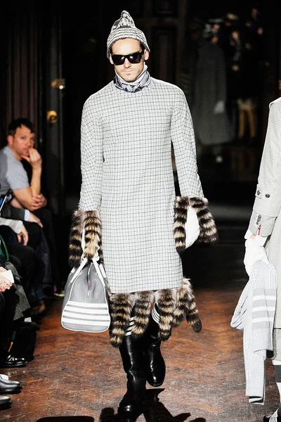 Look 27